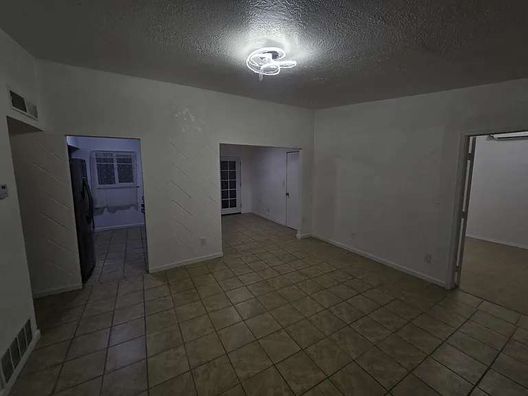 5828 Blackhawk Dr — Photo 3
