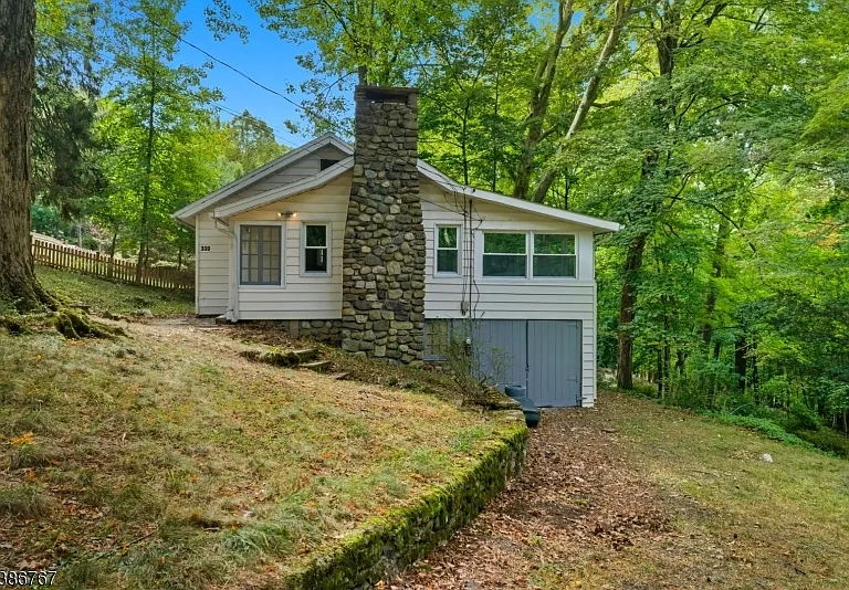 330 Springbrook Trl — Photo 2