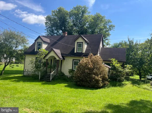 678 Kearneysville Pike, Kearneysville, WV 25430