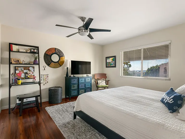 2530 Clairemont Dr #206 — Photo 9