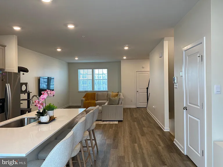 7530 Daybreak Dr — Photo 13