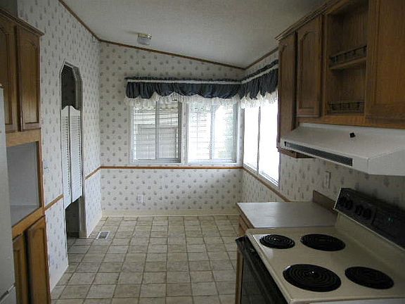 Kitchen / Breakfast Nook