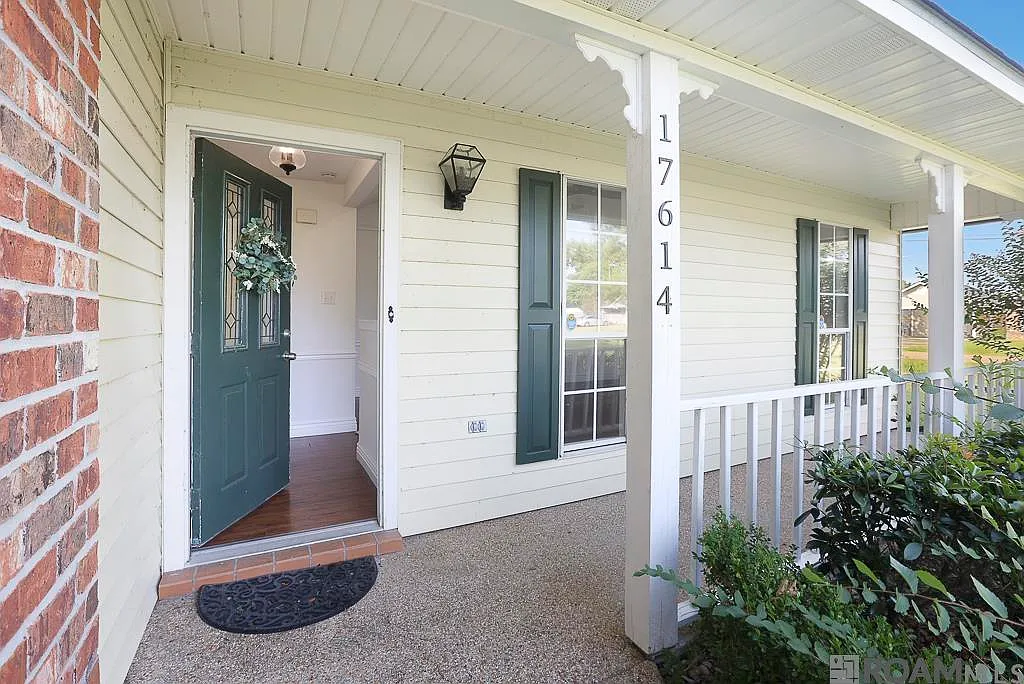 3 bed, 1384 sqft, $1,850 — Photo 2