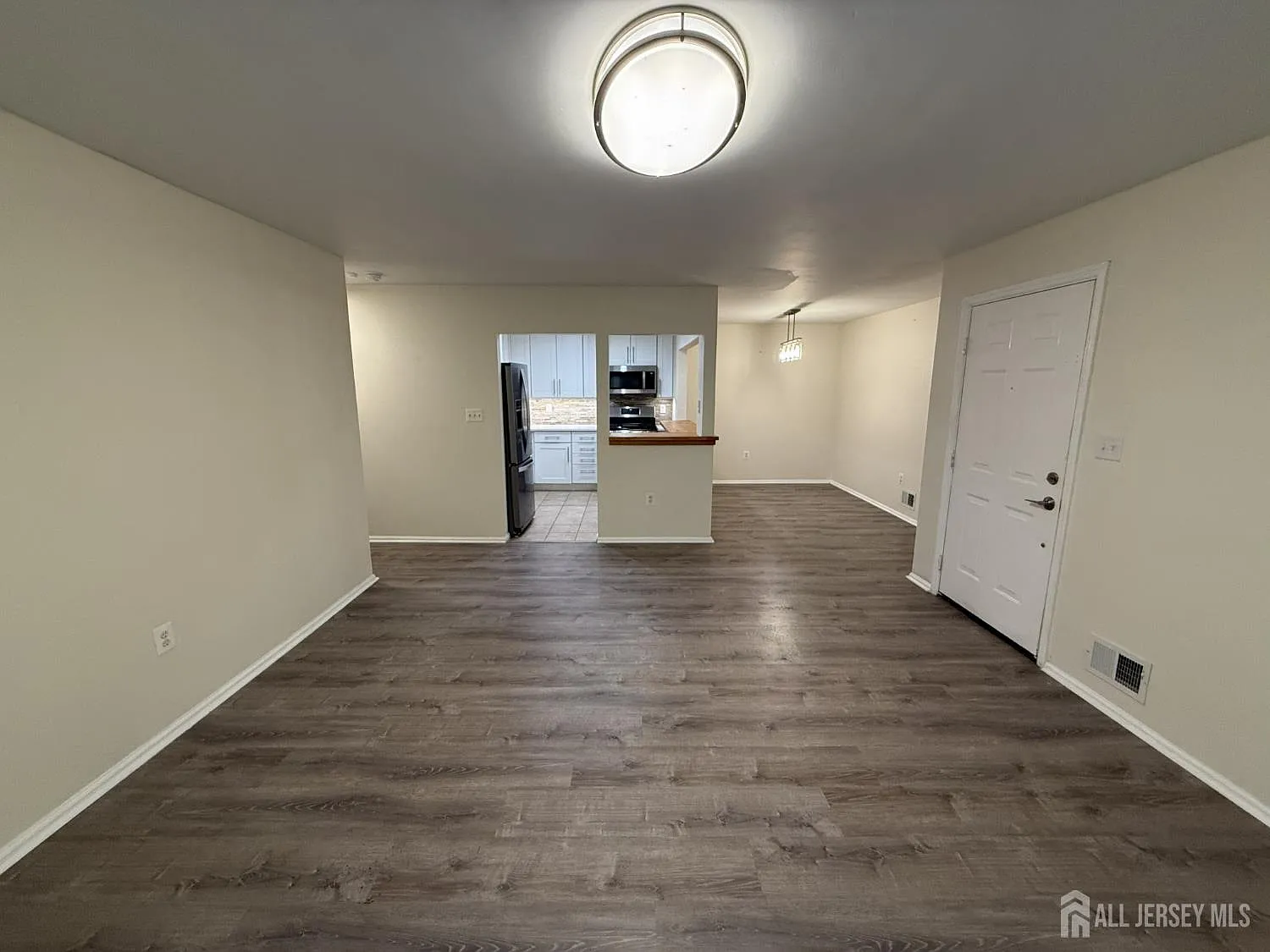 2 bed, 2.0 bath, 1098 sqft, $2,495 — Photo 3