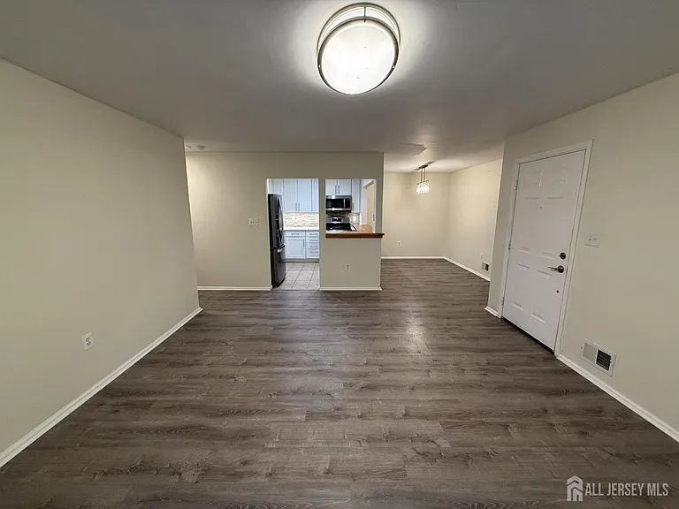 95 Sapphire Ln — Photo 3
