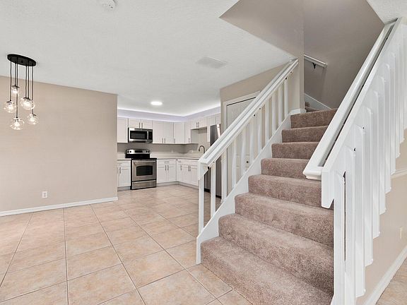 5th image of 1542 N Lawnwood Circle #37