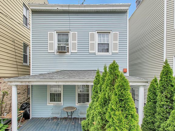 2nd image of 54 Alder St