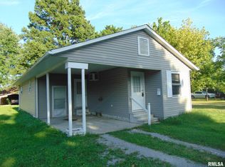 704 S 8th St, Herrin, IL 62948