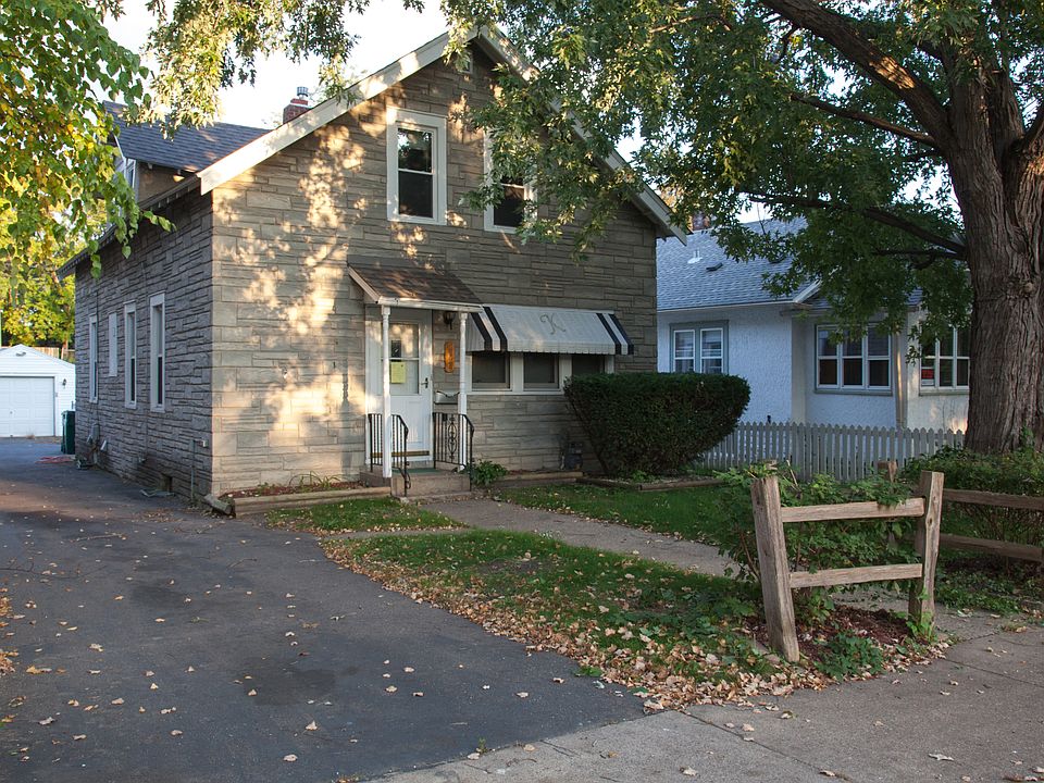 1st image of 292 Clarence St