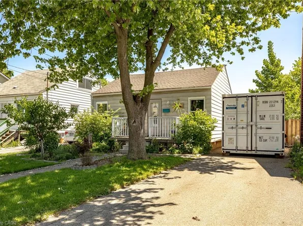 364 Tragina Ave N, Hamilton, ON L8H 5E5