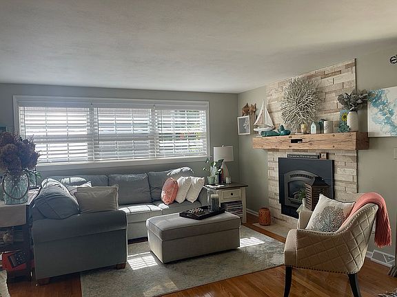 2nd image of 3118 Burrwood Dr