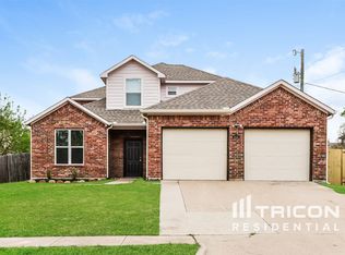 2115 Mesa Wood Dr, Red Oak, TX 75154