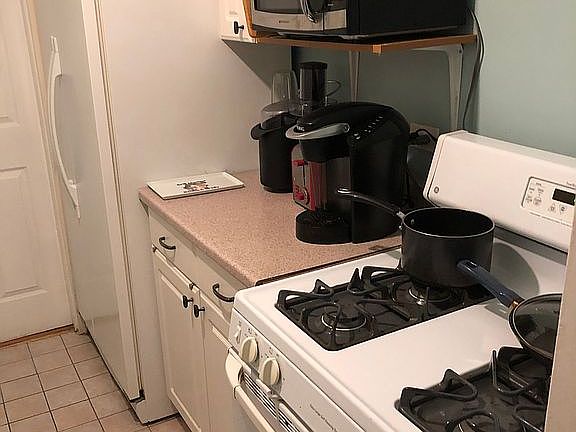 4th image of 20910 41st Ave APT 1H