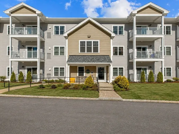 3211 Briarwood Vlg #3211, Clinton, MA 01510