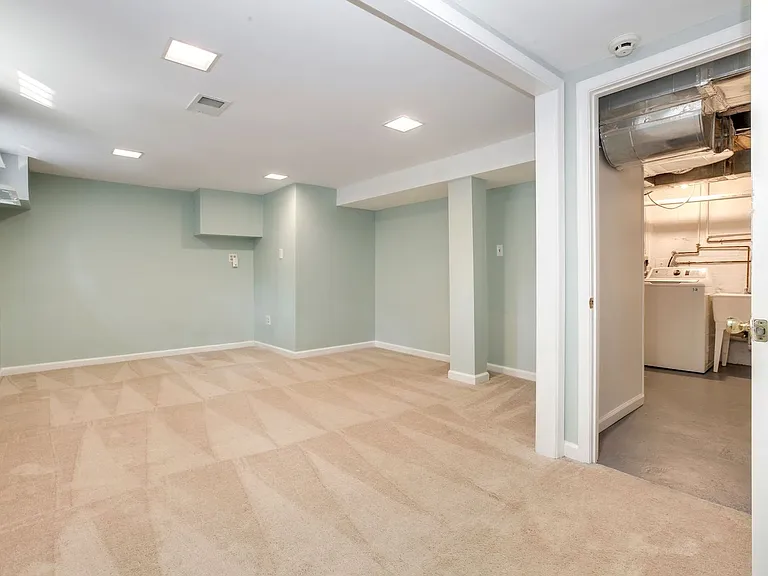3233 Stephenson Pl NW — Photo 23