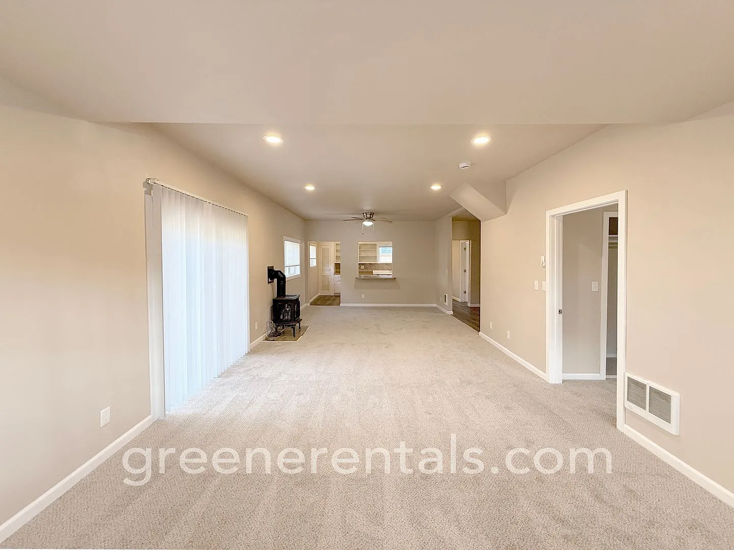 Charming 3BR/1.5BA Home in McCleary — Photo 3
