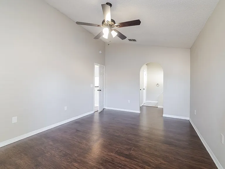 931 Rivecon Ave — Photo 10