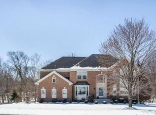 2824 Mustang Dr, Herndon, VA 20171