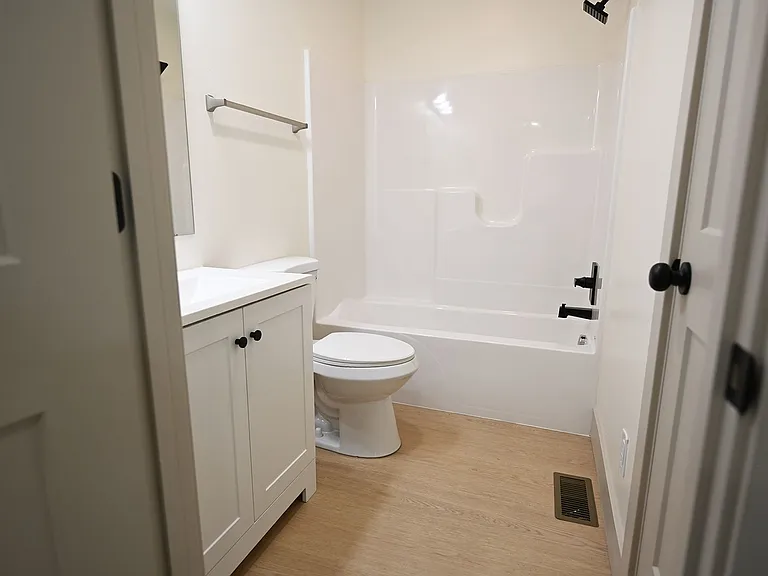 176 Brushwood Dr — Photo 17