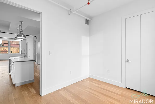 Rented by Mirador Real Estate | media 22