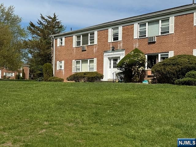 1st image of 21 Rolling Ridge Rd APT D