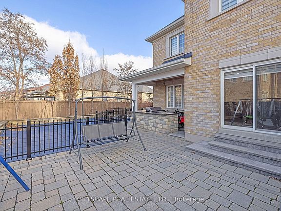 4th image of 73 Louvain Dr