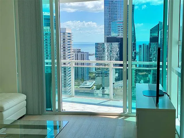 951 Brickell Ave #3611