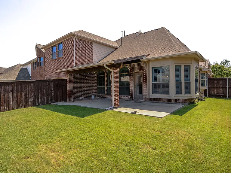 7747 Ivanhoe Dr — Photo 47
