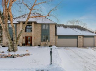 628 L Hauser Rd, Onalaska, WI 54650