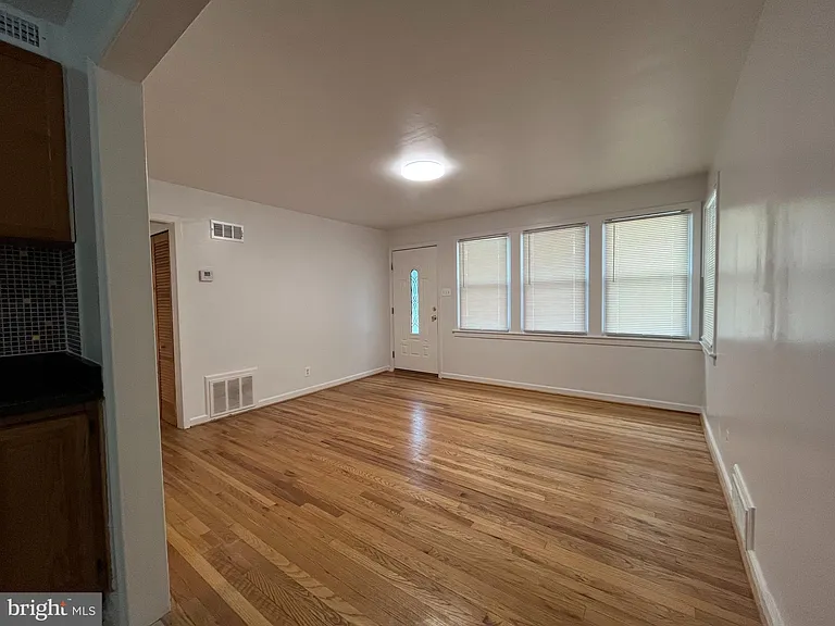 1118 Allison Dr — Photo 6