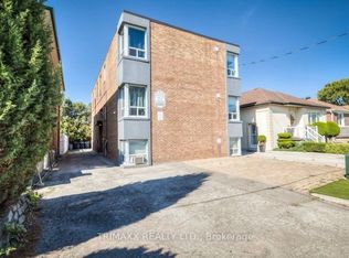 6 17th St #1, Toronto, ON M8V 3K3