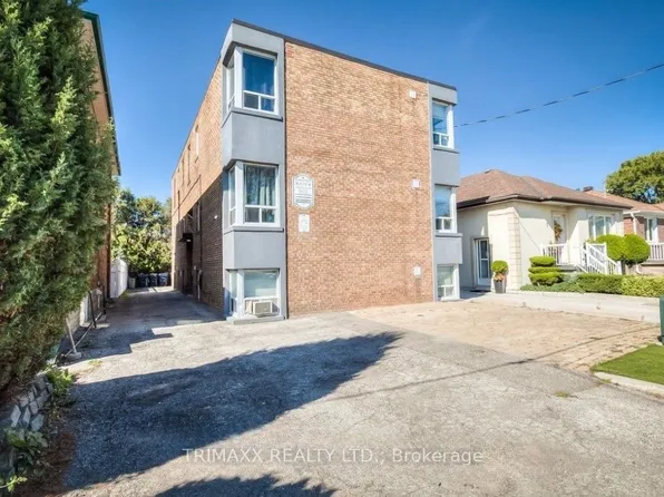 6 17th St #1, Toronto, ON M8V 3K3