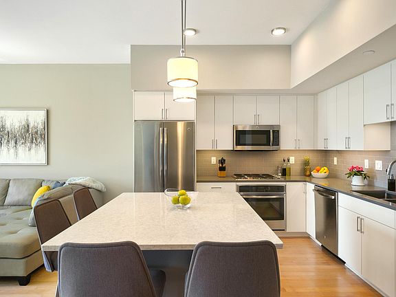 5th image of 740 Portland Ave #1306