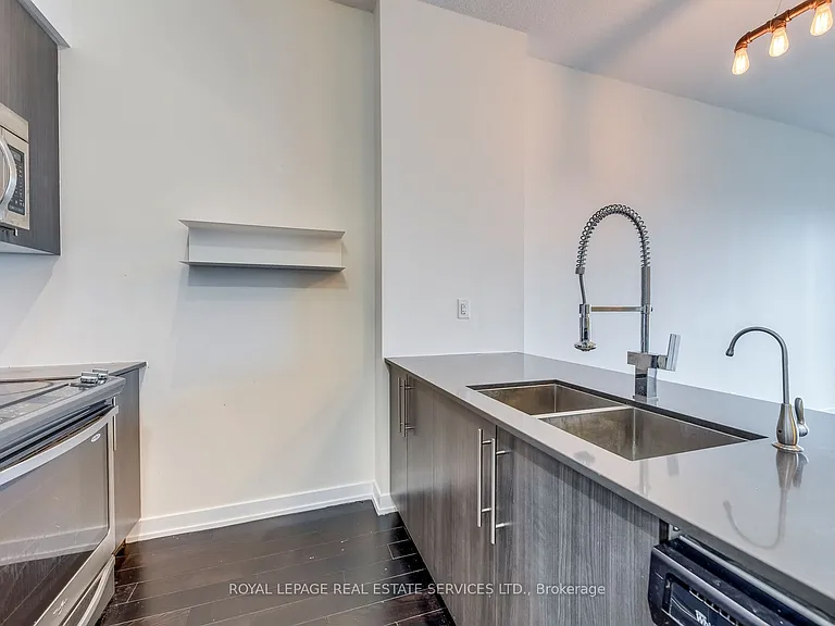 510 Curran Pl #610 — Photo 13