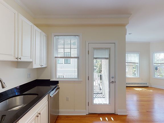 4th image of 65 Langdon St #13