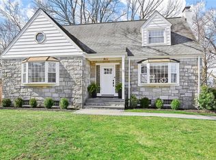 11 Orchard Hill Ln, Fairfield, CT 06824