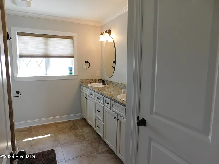101 Staffordshire Dr #101 — Photo 43