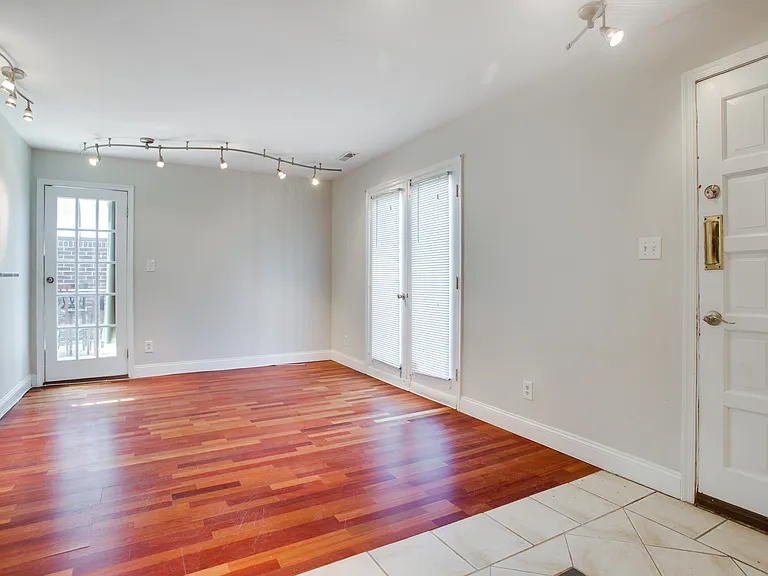 Foyer/Living Room 2