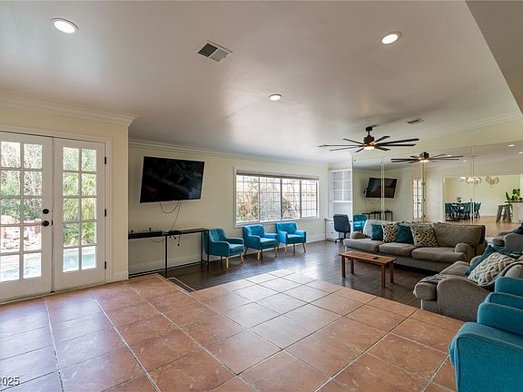 5th image of 1601 Becke Cir