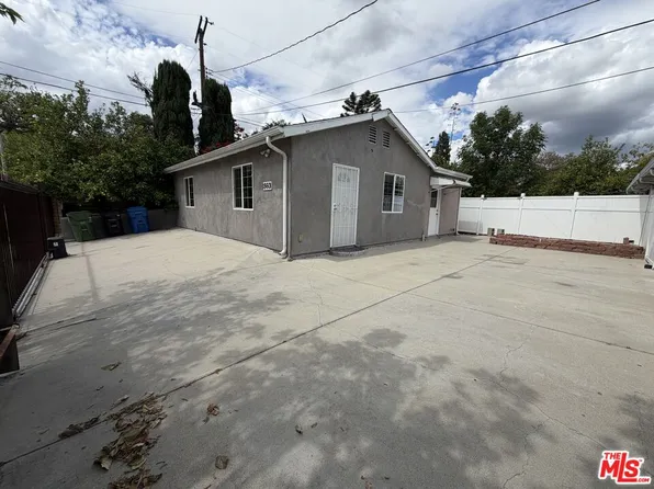 18601 Hiawatha St, Porter Ranch, CA 91326