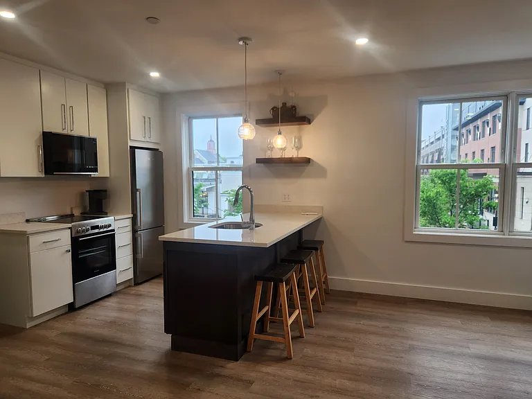 238 Deer St #204 — Photo 9