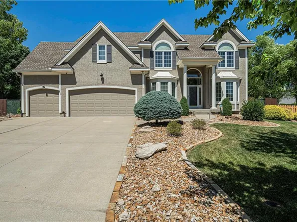 7405 Albervan St, Shawnee, KS 66216