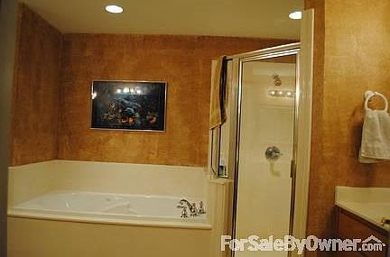 Master Bathroom
						:
						Jacuzzi tub and shower