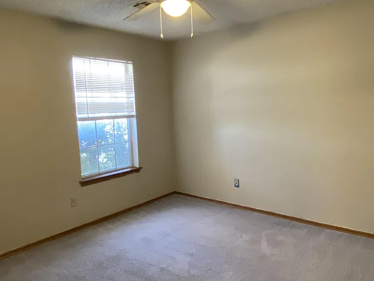 13101 Mapleleaf Dr — Photo 18