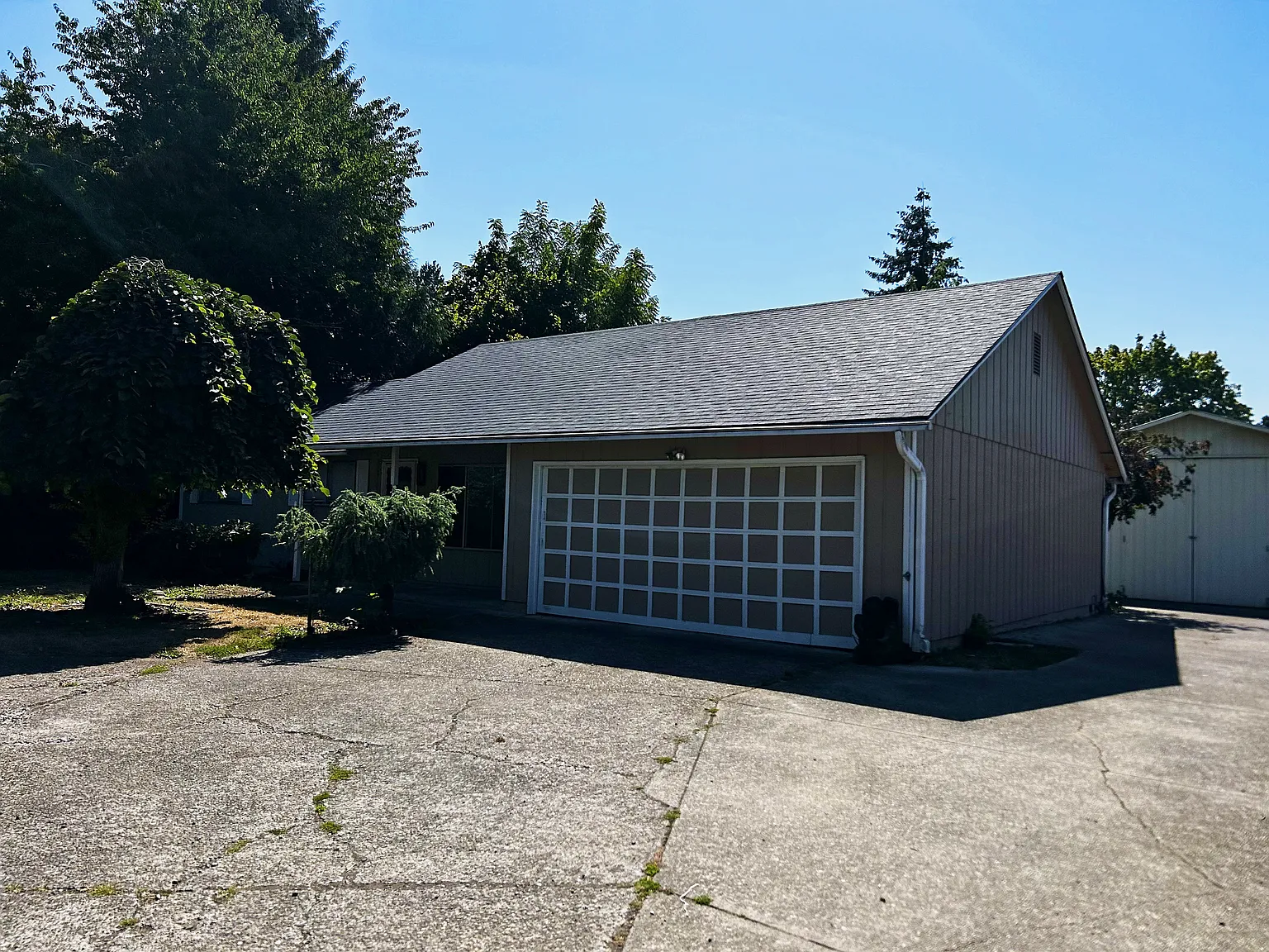 3 bed, 1053 sqft, $2,250 — Photo 2