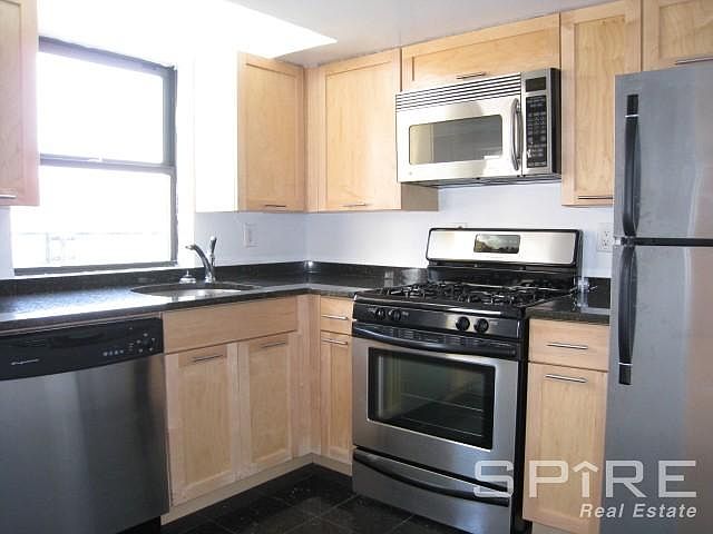 1st image of 306 E 15th St Ofc A