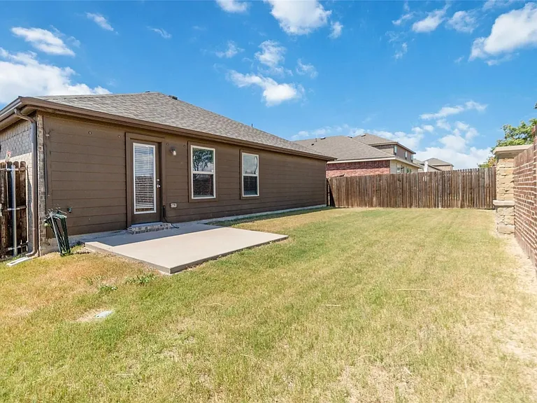 908 Mercury Dr — Photo 16