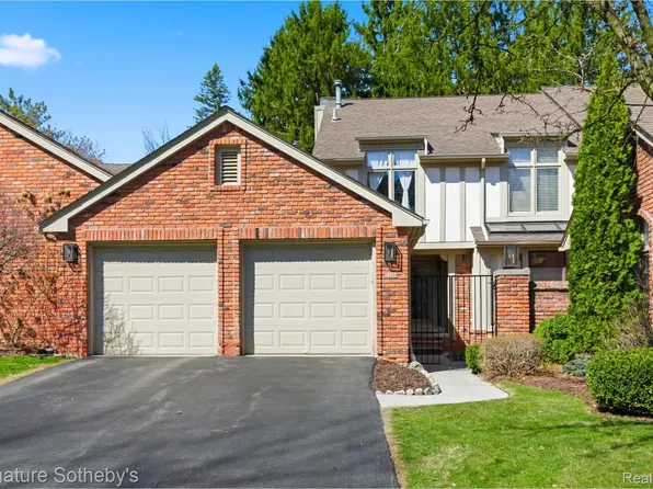 24122 Bingham Pointe Dr #24, Franklin, MI 48025