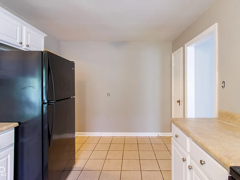 6149 Broadway St — Photo 10