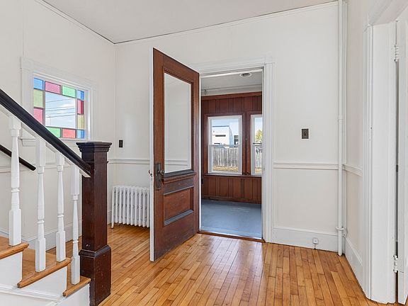 4th image of 16 Webb Street